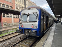Elderly double deck push-pull TER at Lille Flandres - Photo of Faches-Thumesnil