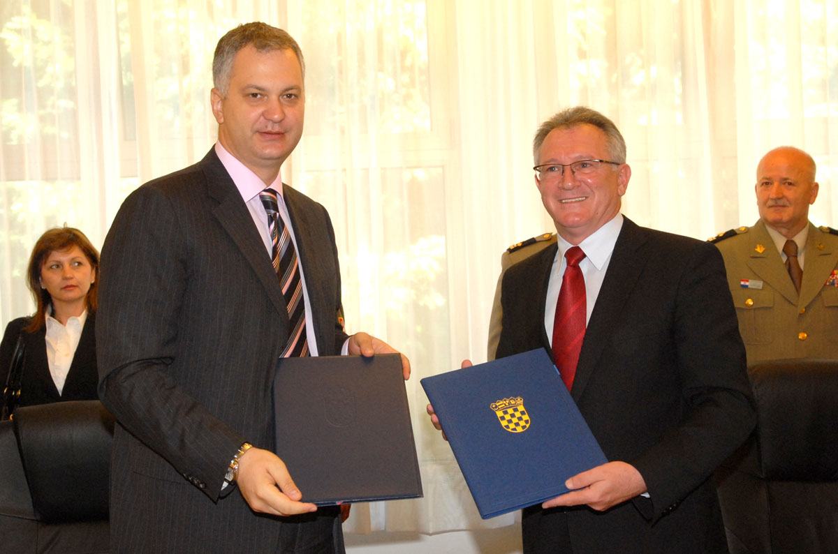 Ministri obrane Hrvatske i Srbije potpisali Sporazum o suradnji