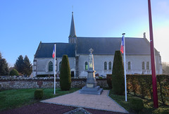 War memorial and church of Carsix - Photo of Livet-sur-Authou