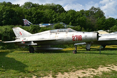 Mikoyan-Gurevich MiG-21U-600 ‘2718’ - Photo of Auxey-Duresses
