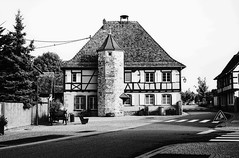 Niedernai city hall - Photo of Bourgheim