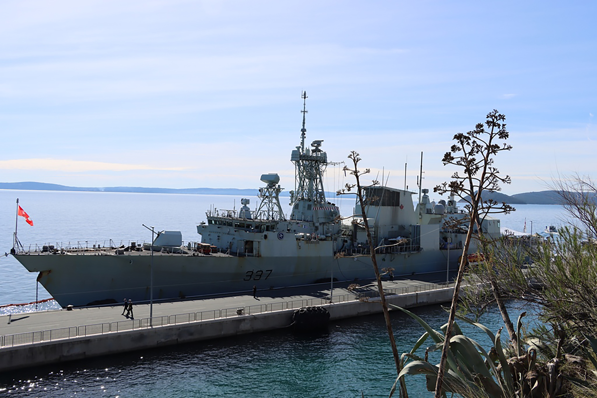 NATO skupina ratnih brodova u posjetu HRM u Splitu