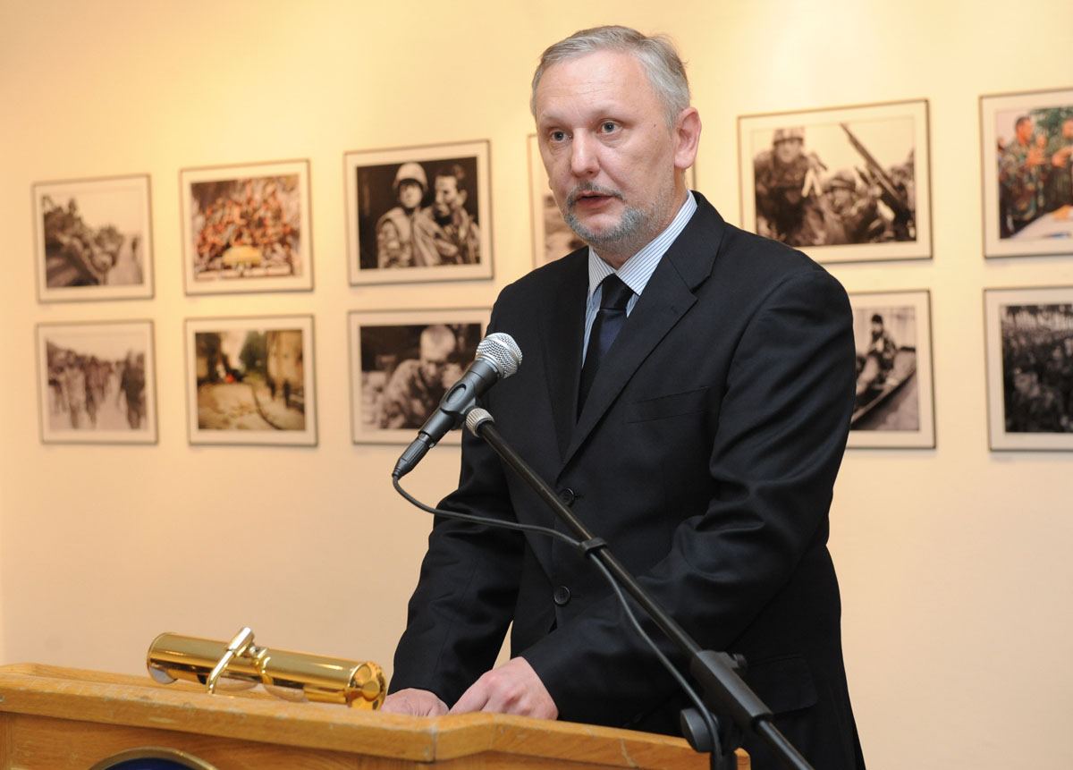 Božinović otvorio izložbu fotografija 'Dva desetljeća OS RH 1991.-2011.'