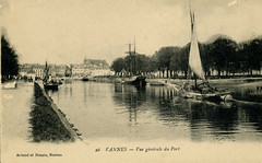 VANNES vue générale du port vers 1900