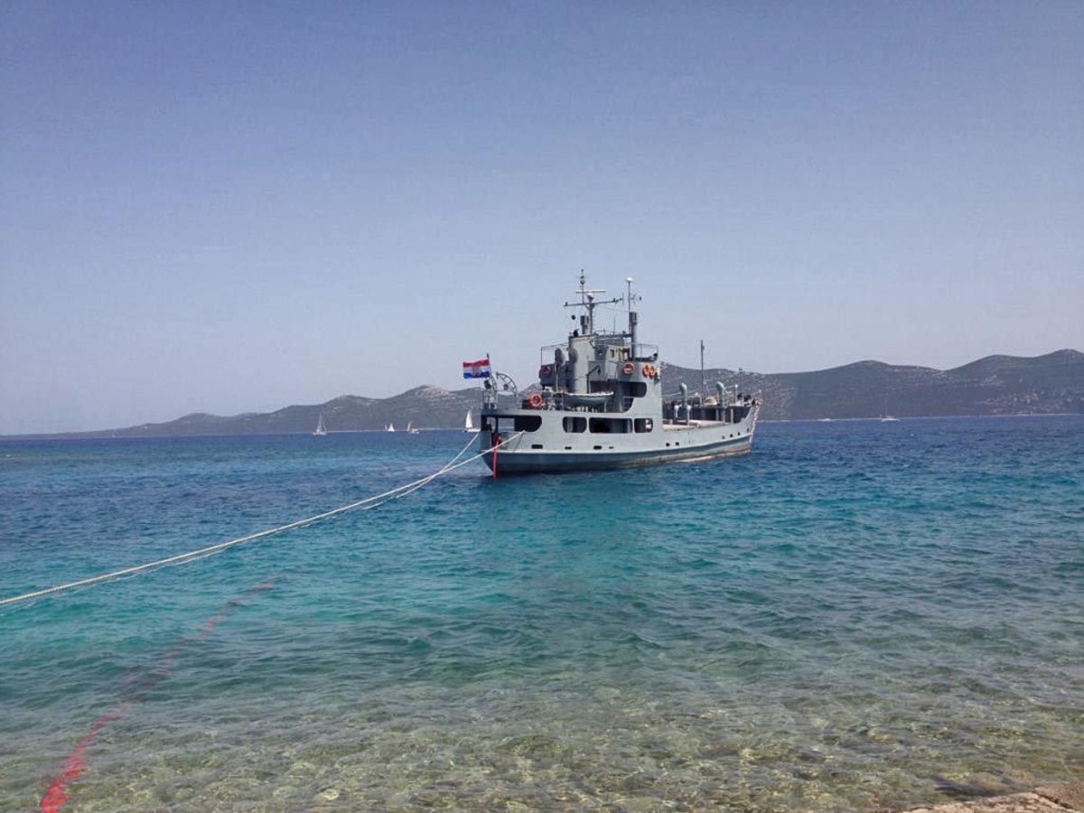 Vodonosac PT-71 Obalne straže RH, od srijede 1. kolovoza 2012. angažiran je na zadaći dostave pitke vode stanovništvu najugroženijih otoka u području zadarskog otočkog arhipelaga.