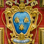 Roma (RM), 2023, Basilica dei Santi Cosma e Damiano. Lo stemma della famiglia Barberini. - https://www.flickr.com/people/81227945@N00/