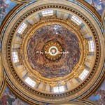 Roma (RM), 2023, Chiesa di Sant'Agnese in Agone. La cupola affrescata e la grata a pavimento corrispondente. - https://www.flickr.com/people/81227945@N00/