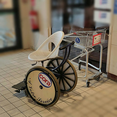fauteuil & caddie PMR, CORA (VICHY,FR03) - Photo of Cusset
