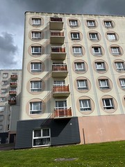 Tower block at Hautmont - Photo of Leval