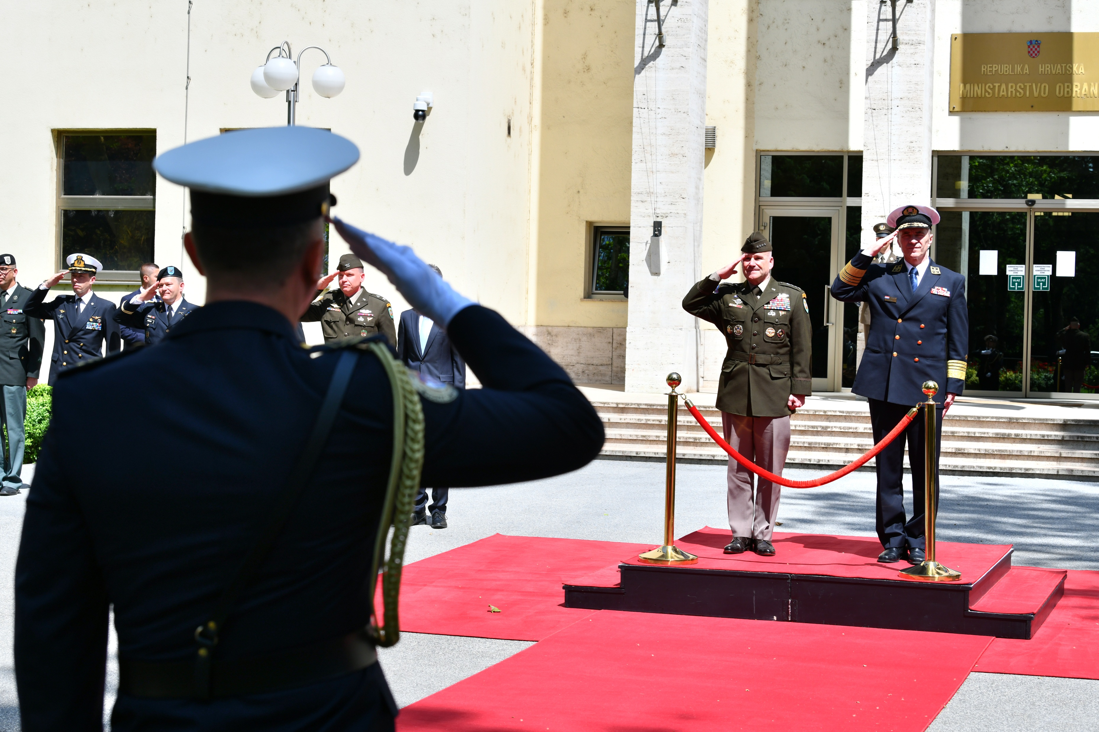 Ministar Banožić susreo se sa zapovjednikom Savezničkog zapovjedništva za operacije i američkih snaga za Europu