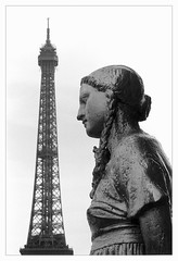 147-365 jours de la Tour Eiffel / “Les Fruits” (1937), Félix-Alexandre Desruelles (1865 – 1943) 📷 Francis Mariani