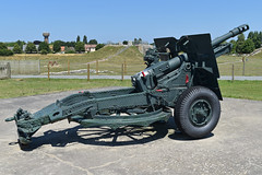 Ordnance QF 25-pounder at Batterie de Merville
