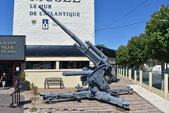 8.8cm FlaK 36 gun at Le Grand Bunker - Photo of Lion-sur-Mer
