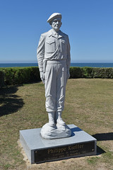 Statue of Capitaine de frégate Philippe Kieffer at Sword Beach - Photo of Lion-sur-Mer