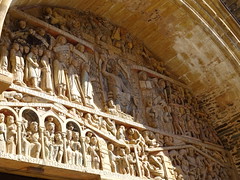 Timpan de la pòrta principala - Glèisa abadiala de Santa Fe de Concas