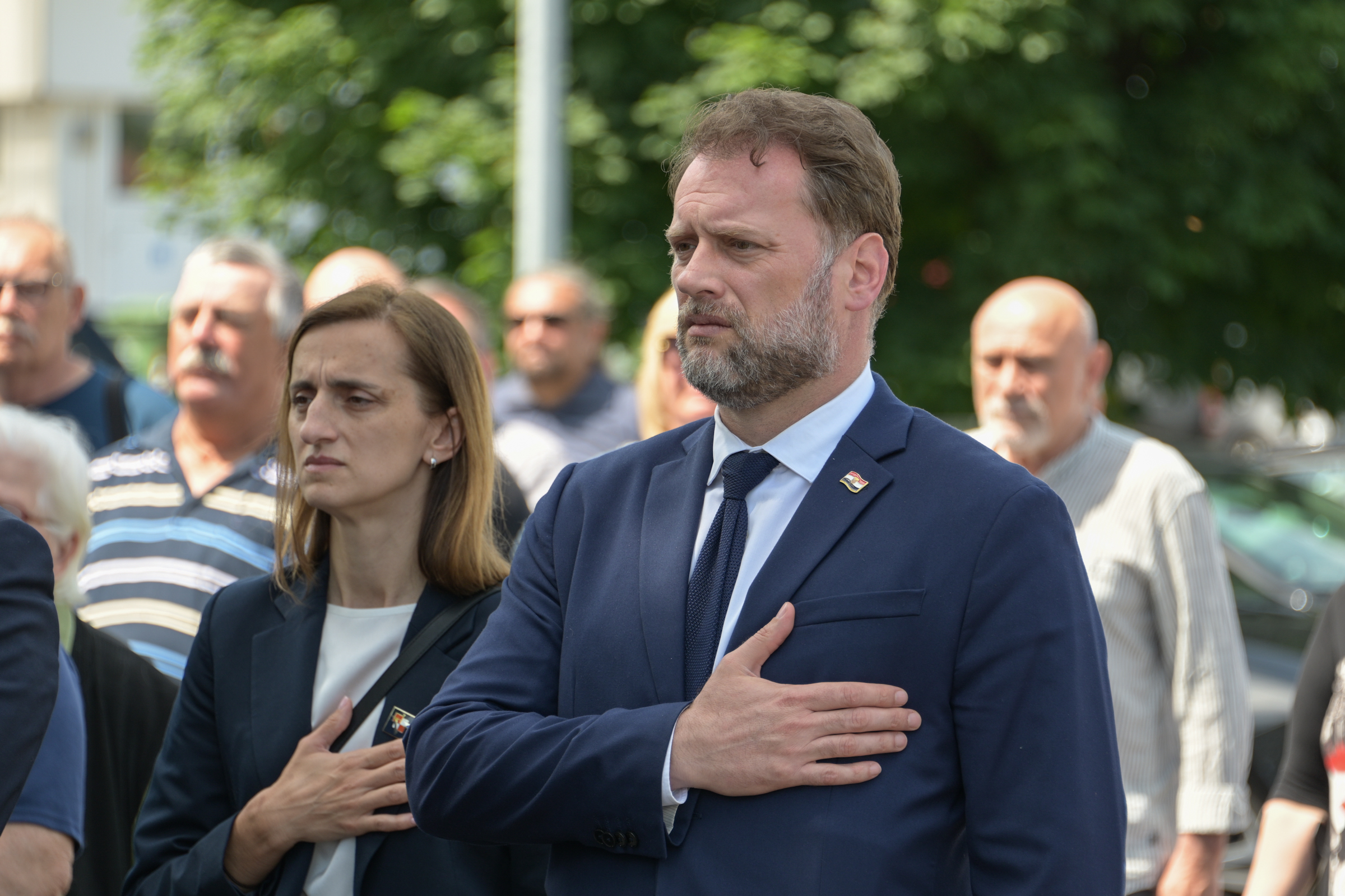 Izaslanik predsjednika Vlade i ministar obrane Mario Banožić sudjelovao je na svečanosti otkrivanja biste profesoru Danijelu Rehaku