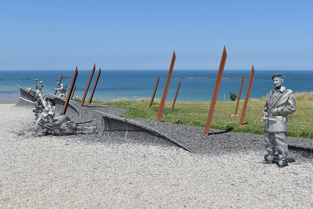 Photo：D-Day 75 Garden at Arromanches-les-Bains By HawkeyeUK