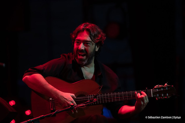 Jose Valencia et son spectacle « Nebrissensis » sur la scène du Café Cantante