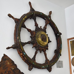 Ships wheel at Musée des épaves