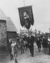 19420524_Procession - Photo of Neuville-en-Beaumont