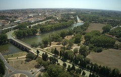 Boat aqueduct of the Canal du Midi at Beziers, France - Photo of Sauvian