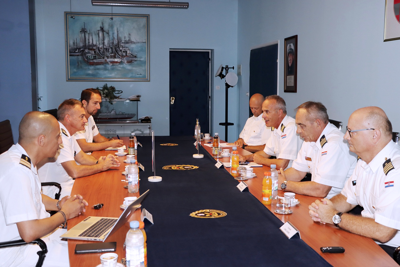 Viceadmiral Gilles Boidevezi u posjetu HRM-u