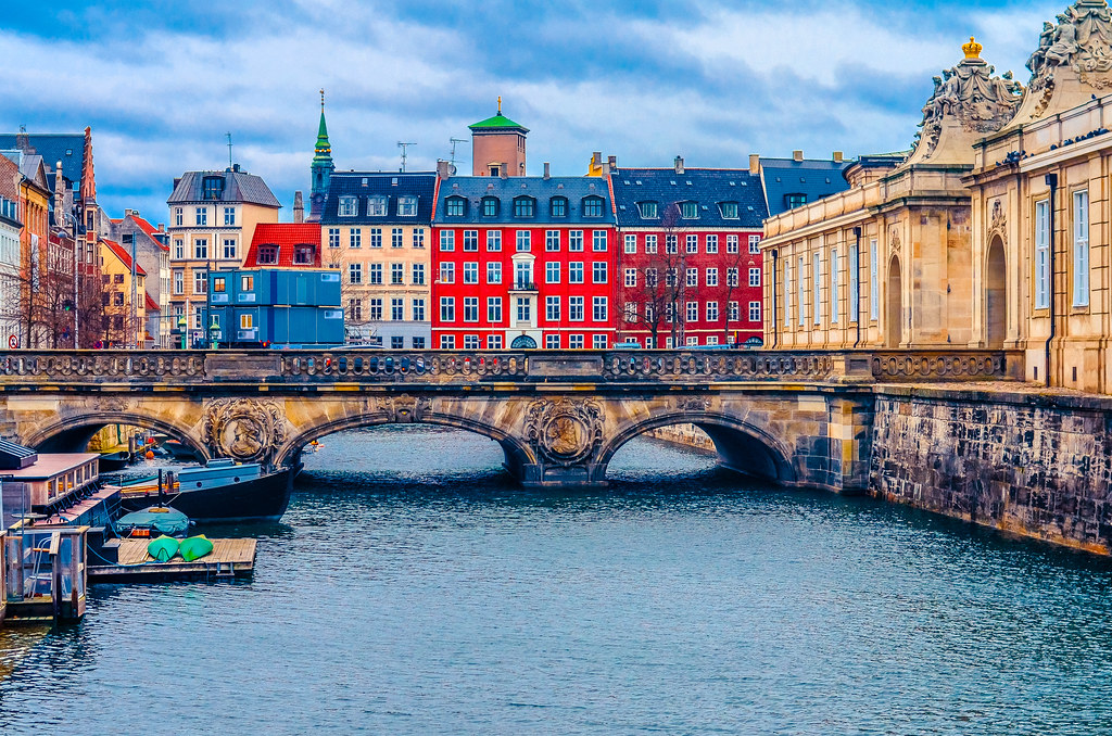 Pont de marbre sur le canal Frederiksholms, Copenhague, Danemark.