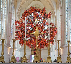 L- Arbre de Vie de Joana Vasconcelos dans la Sainte-Chapelle de Vincennes - Photo of Vincennes