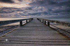 Pier on cloudy sunset - Photo of Le Mesnil-Durdent