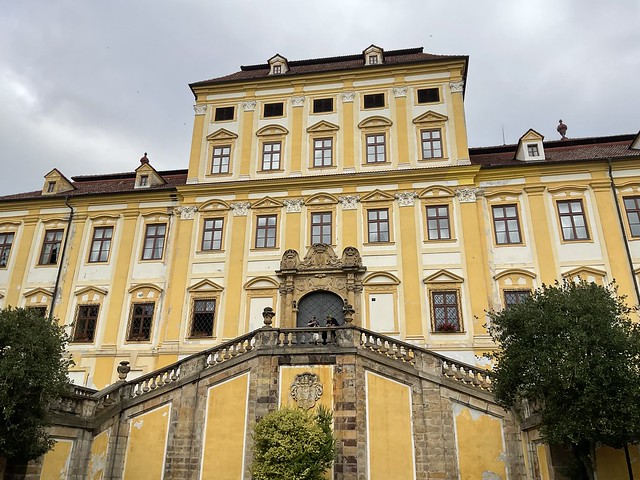 Zamek Cerveny Hradek - Chateau Red Castle