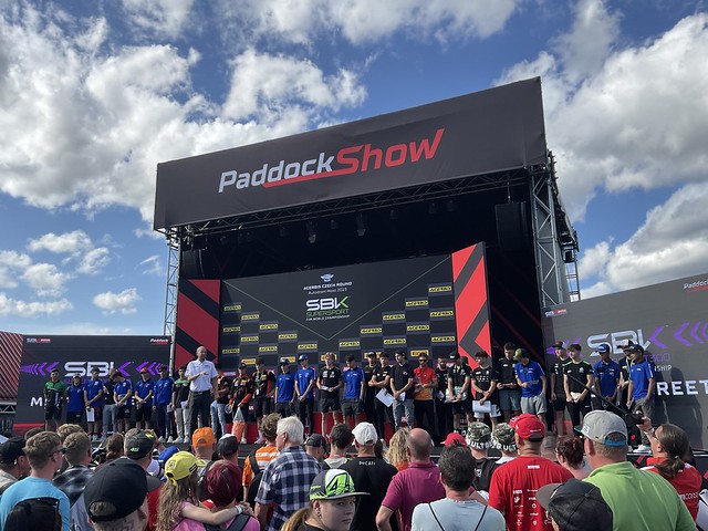 Paddock show