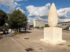 LE MENHIR - Photo of Angoulême