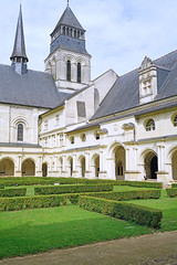 Le cloître de l-Abbaye Royale de Fontevraud - Photo of Saix