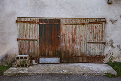 Porta di garage - Photo of Le Périer