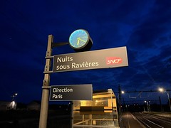 Nuits sous Ravières station sign - Photo of Gland