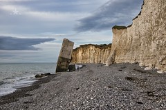 Bunker at the shoreline - Photo of Le Bourg-Dun