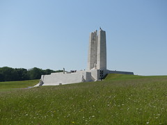 Givenchy-en-Gohelle: Canadian National Vimy Memorial (Pas-de-Calais) - Photo of Duisans