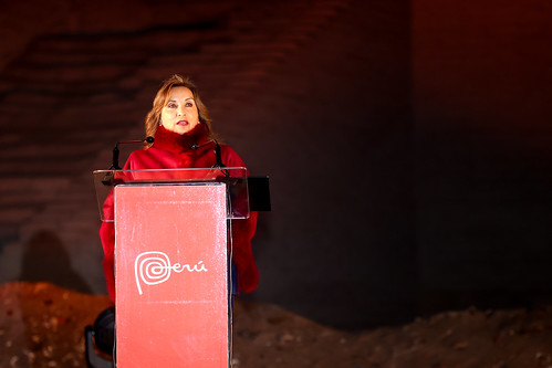 Presidenta Dina Boluarte participa de la ceremonia por el Día Mundial del Turismo.