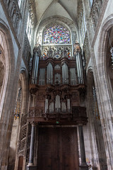 Rose window and organ - Photo of Franqueville-Saint-Pierre