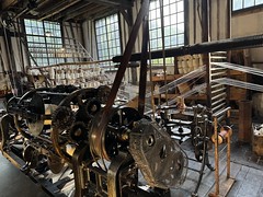 Big rope weaver (with the lower diameter machine behind) - Photo of Fontaine-le-Bourg