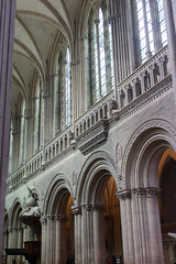North side of the nave, including the pulpit