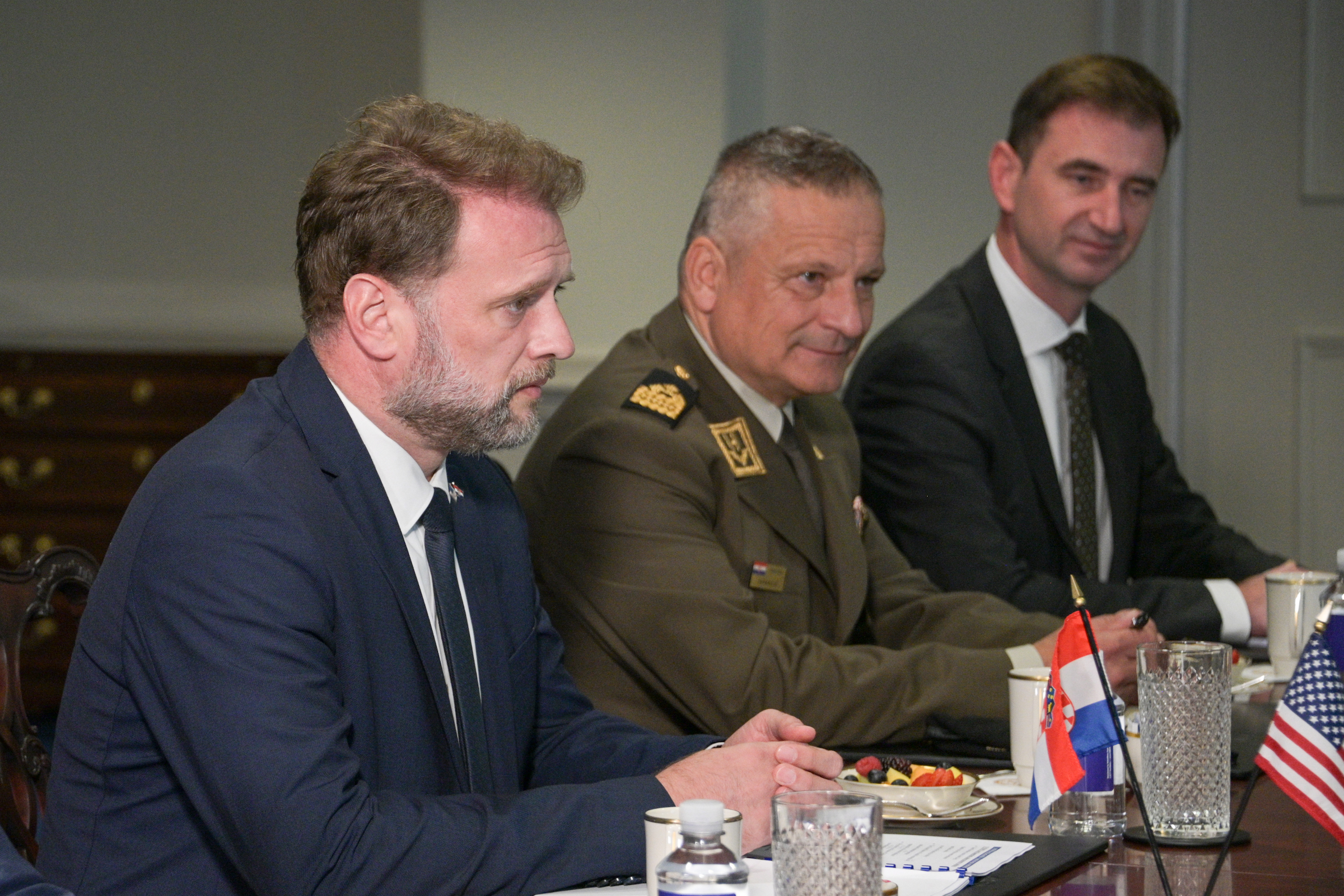 Američki ministar obrane ministru Banožiću: RH je ostvarila impresivan napredak, pouzdan ste partner i cijenjen saveznik