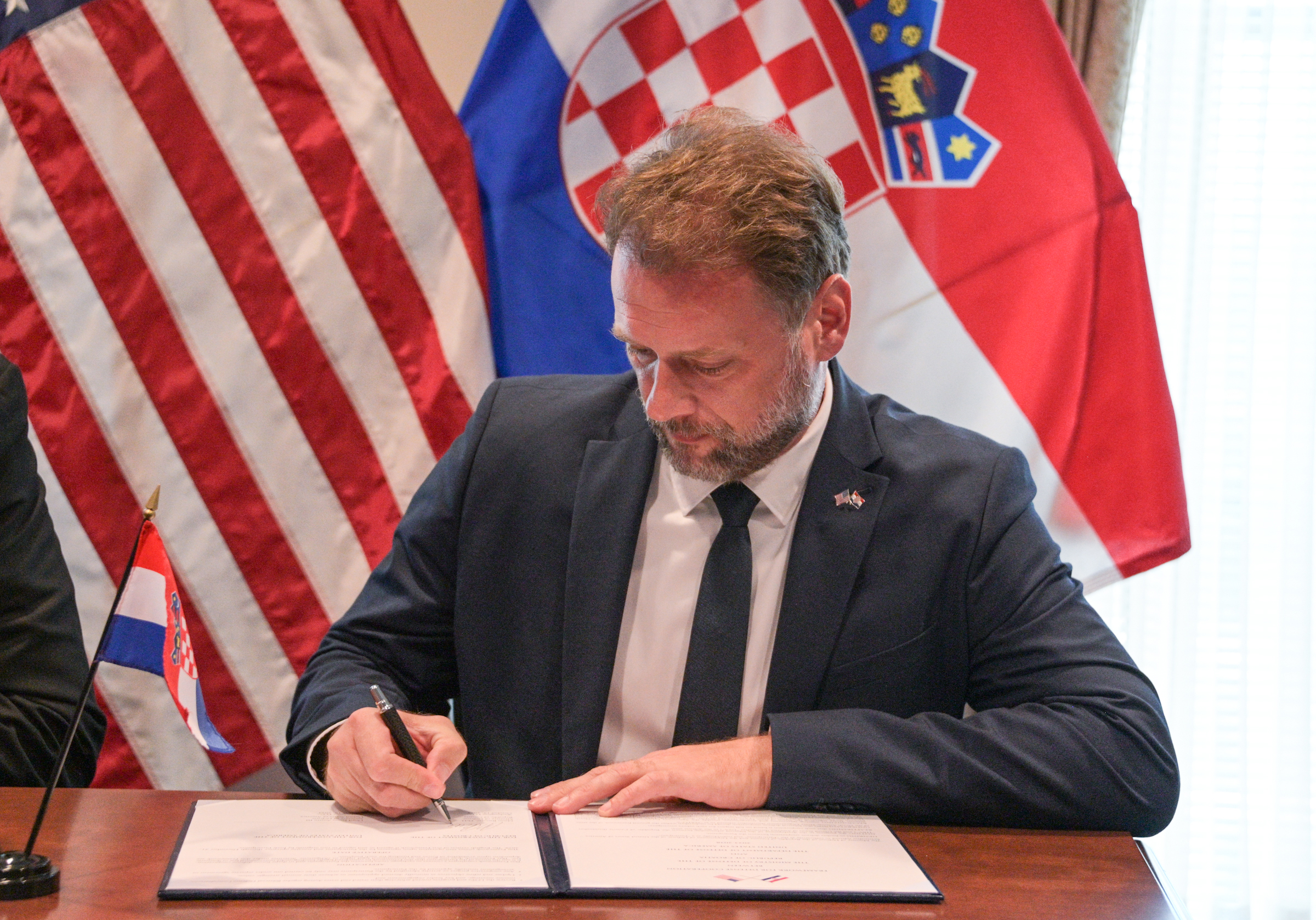 Američki ministar obrane ministru Banožiću: RH je ostvarila impresivan napredak, pouzdan ste partner i cijenjen saveznik