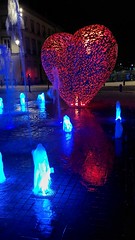 Verlichte fonteinen in Troyes