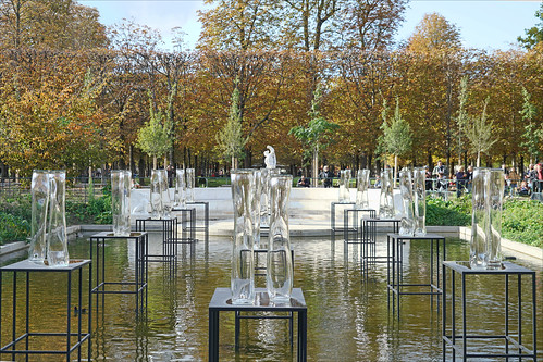 "Serenade-Serenade" de Joël Andrianomearisoa (Jardin des Tuileries, Paris)