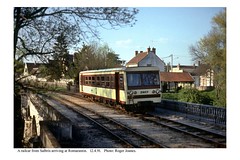 Romarantin. Railcar approaching. 12.4.91 - Photo of Loreux