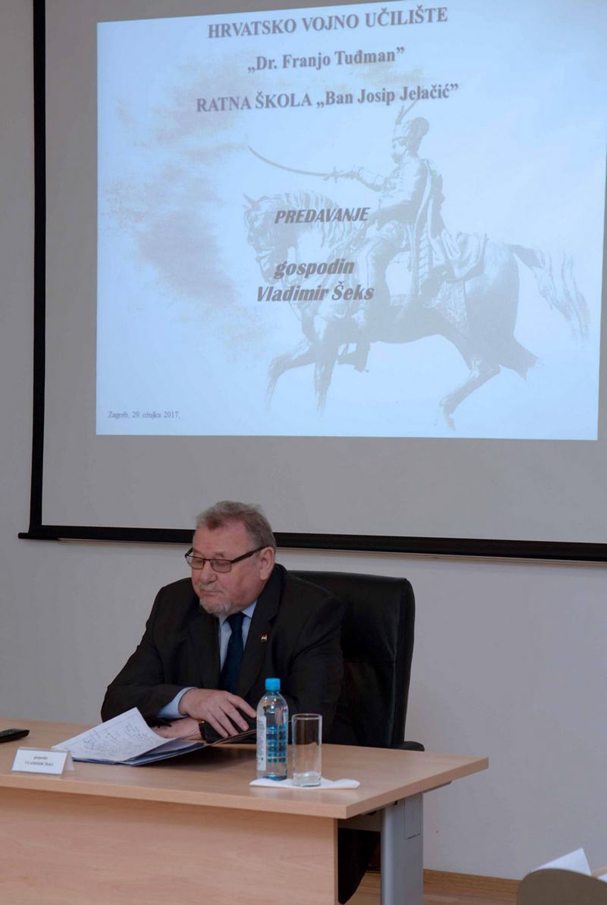 Vladimir Šeks održao predavanje polaznicima Ratne škole