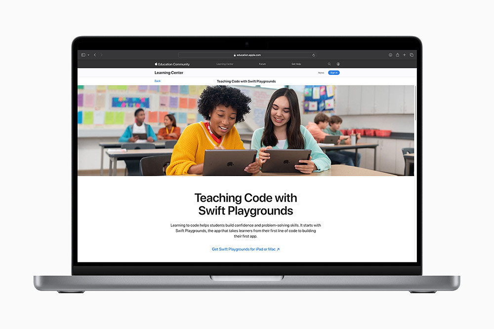 Apple-Swift-Student-Challenge-Teaching-Code-with-Swift-Playgrounds