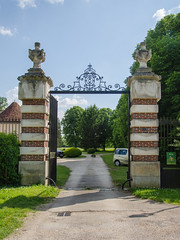 Portail sobre du Château de Villefargeau - Photo of Beauvoir