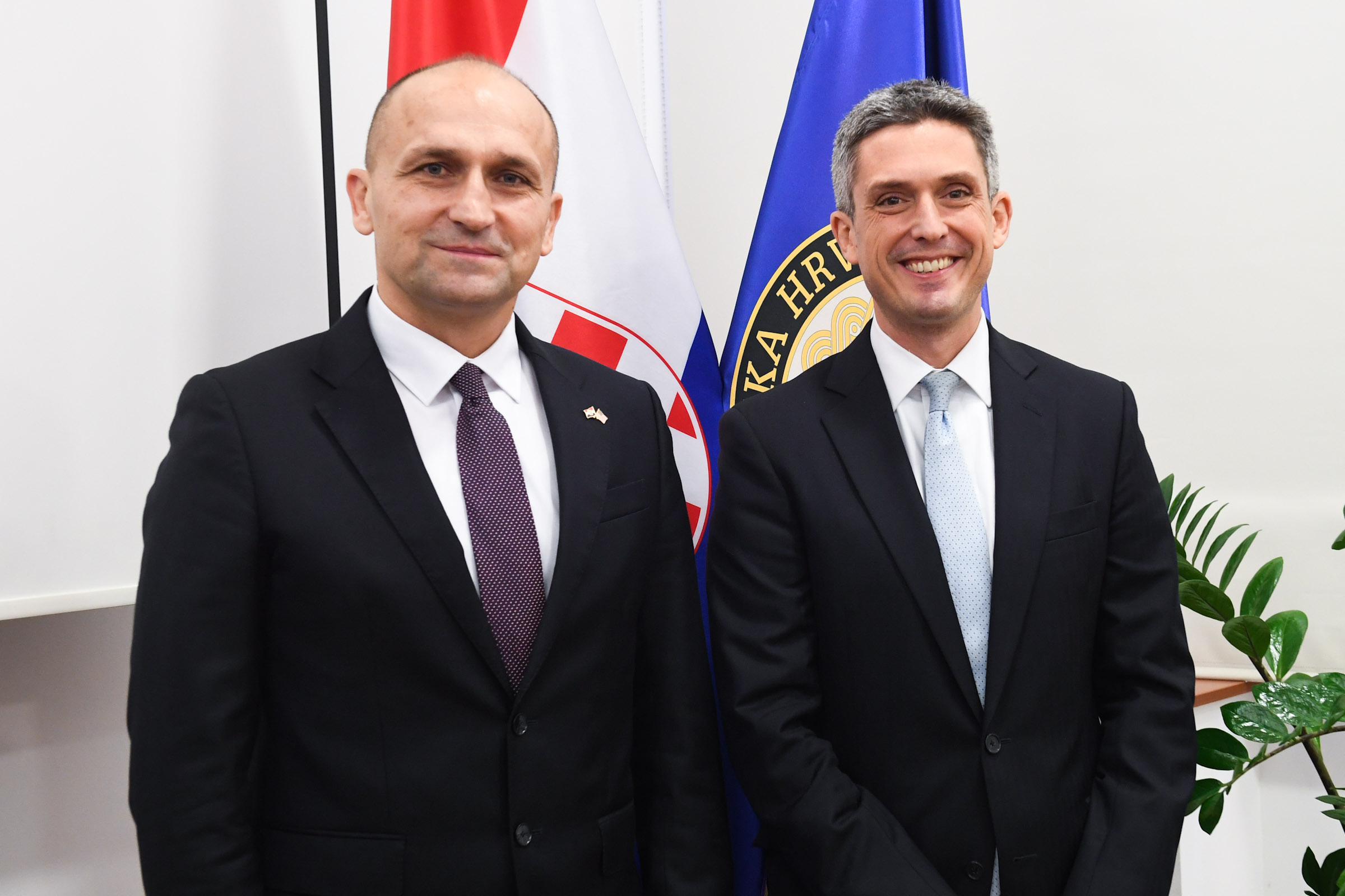Potpredsjednik Vlade i ministar obrane Ivan Anušić s otpravnikom poslova Veleposlanstva SAD-a u RH Markom Flemingom